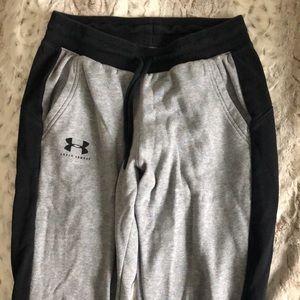Size Med Underarmour Joggers